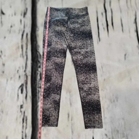 New Bench. Neutral Gray Leggings Size L - Picture 2 of 7